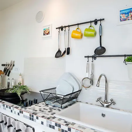 A-r-t- By Interhome Коромачно