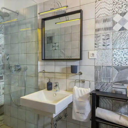 A-r-t- By Interhome וילה *