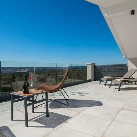 A-r-t- By Interhome *