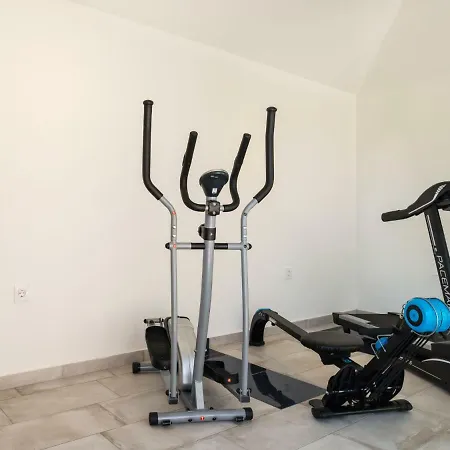 A-r-t- By Interhome וילה Koromačno