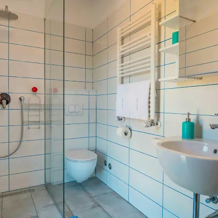 A-r-t- By Interhome *