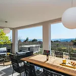 A-r-t- By Interhome Villa *