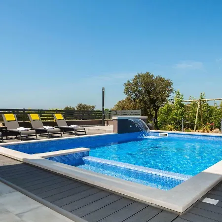 A-r-t- By Interhome Villa