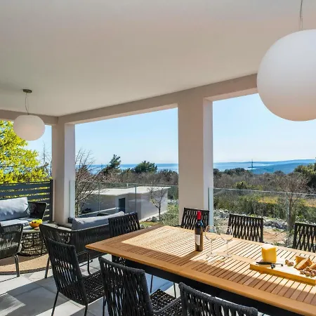 A-r-t- By Interhome Villa *